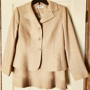 Gorgeous Le SUIT, 12P Lined Pleated Skirt and Jacket